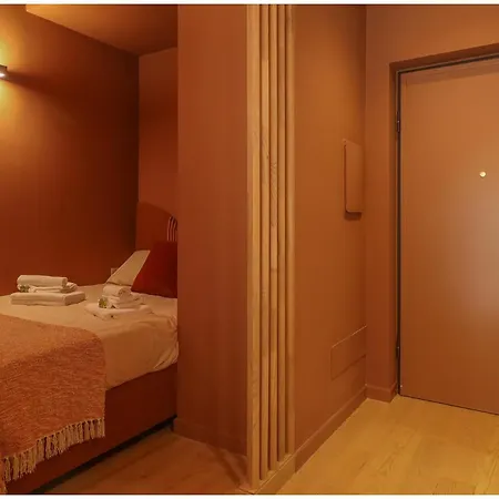 Venus 2 Minutes From Porta Nuova Ac And Wifi